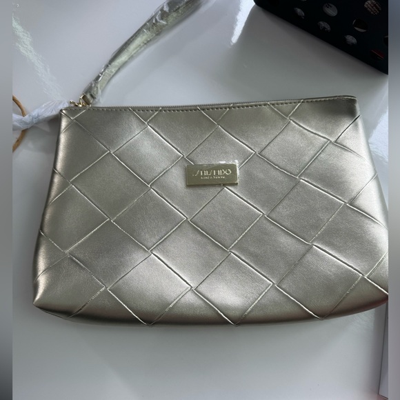 Shiseido Ginza Tokyo Skincare Bundle - Picture 7 of 7